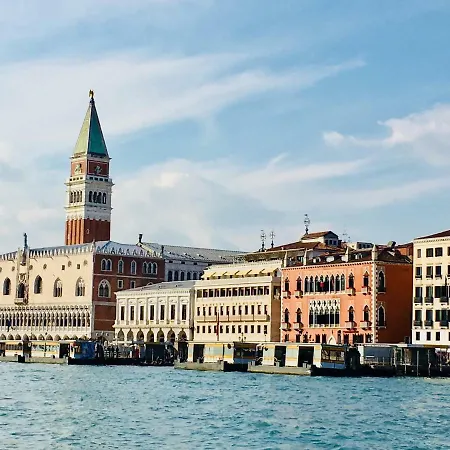 Biennale Family Apartment In Veneza Exterior foto