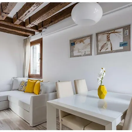 Biennale Family Apartment In Veneza Exterior foto